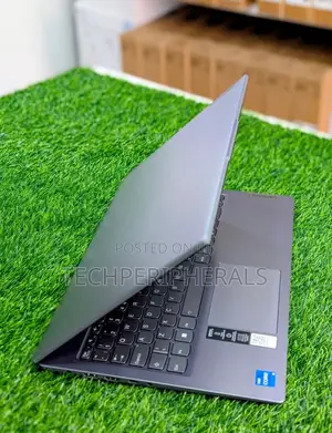 New Laptop Lenovo Ideapad 3 8GB Intel Core i5 SSD 512GB
