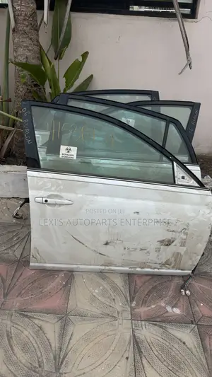 Toyota Avalon 2006,2007,2008,2009,2010 Doors Set Available