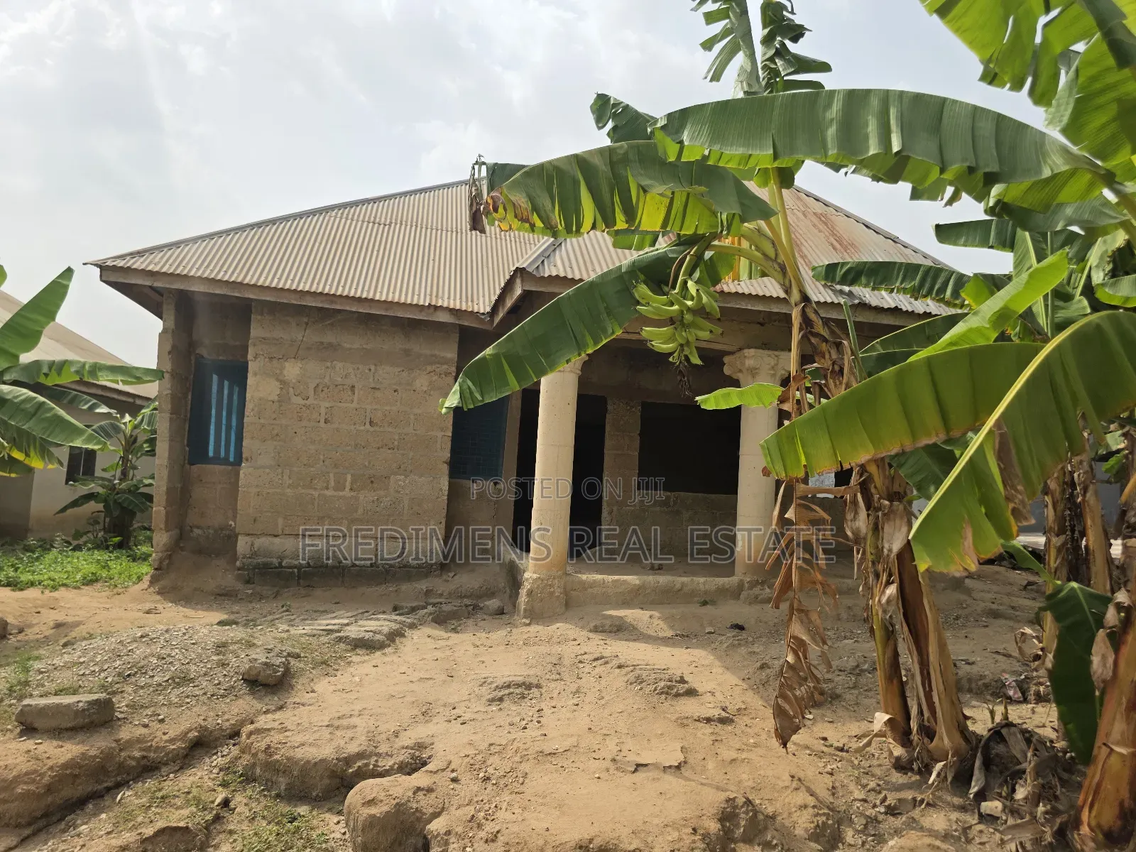 4bdrm House In Fredimens Real, Atwima Kwanwoma For Sale