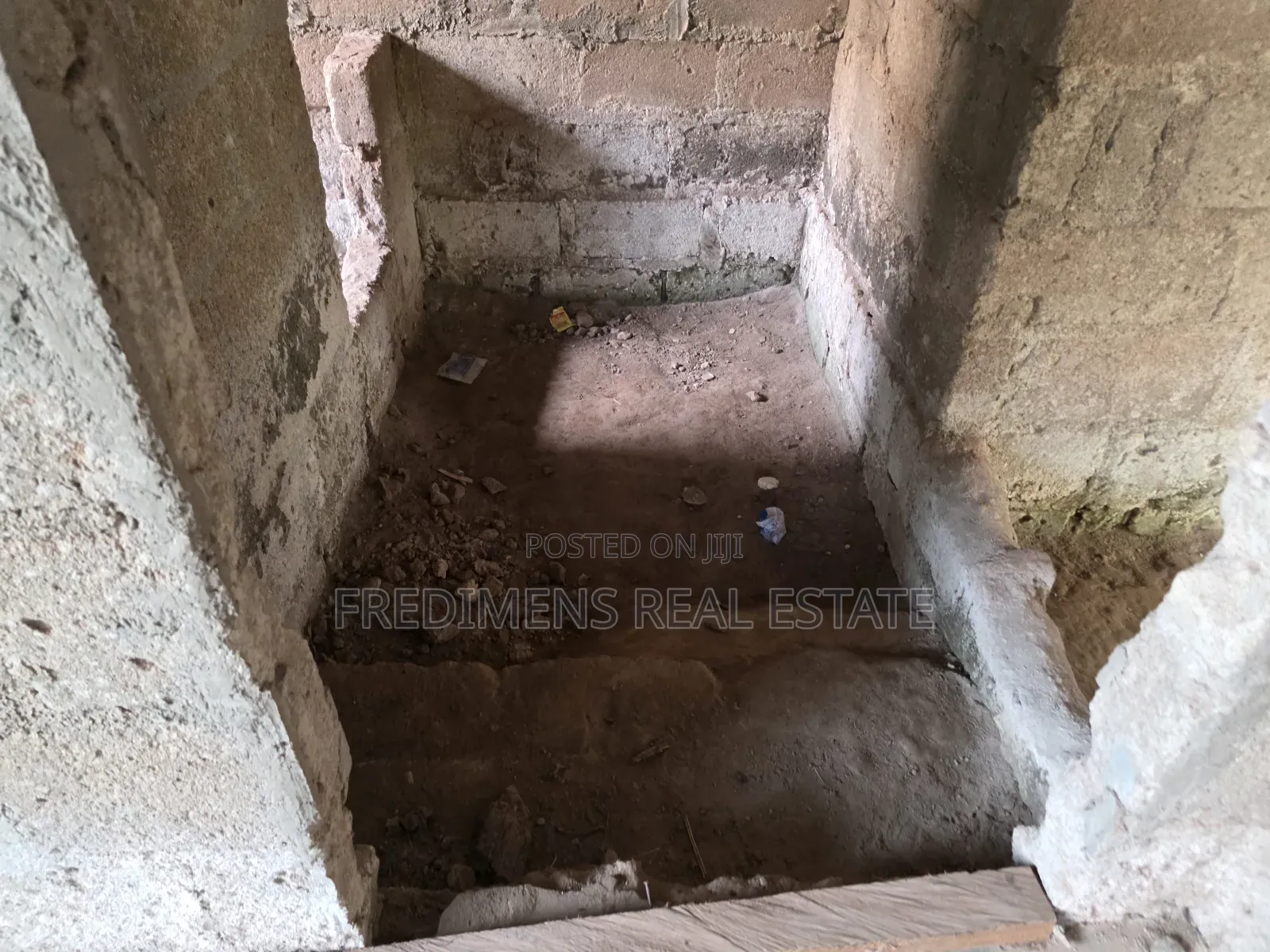 4bdrm House In Fredimens Real, Atwima Kwanwoma For Sale