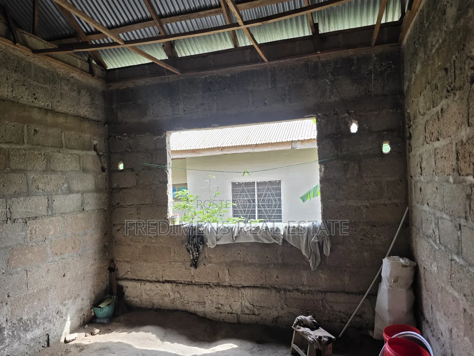 4bdrm House In Fredimens Real, Atwima Kwanwoma For Sale