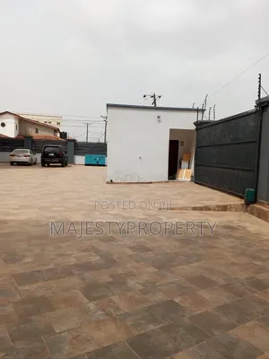 2bdrm Apartment in Botwe School for rent