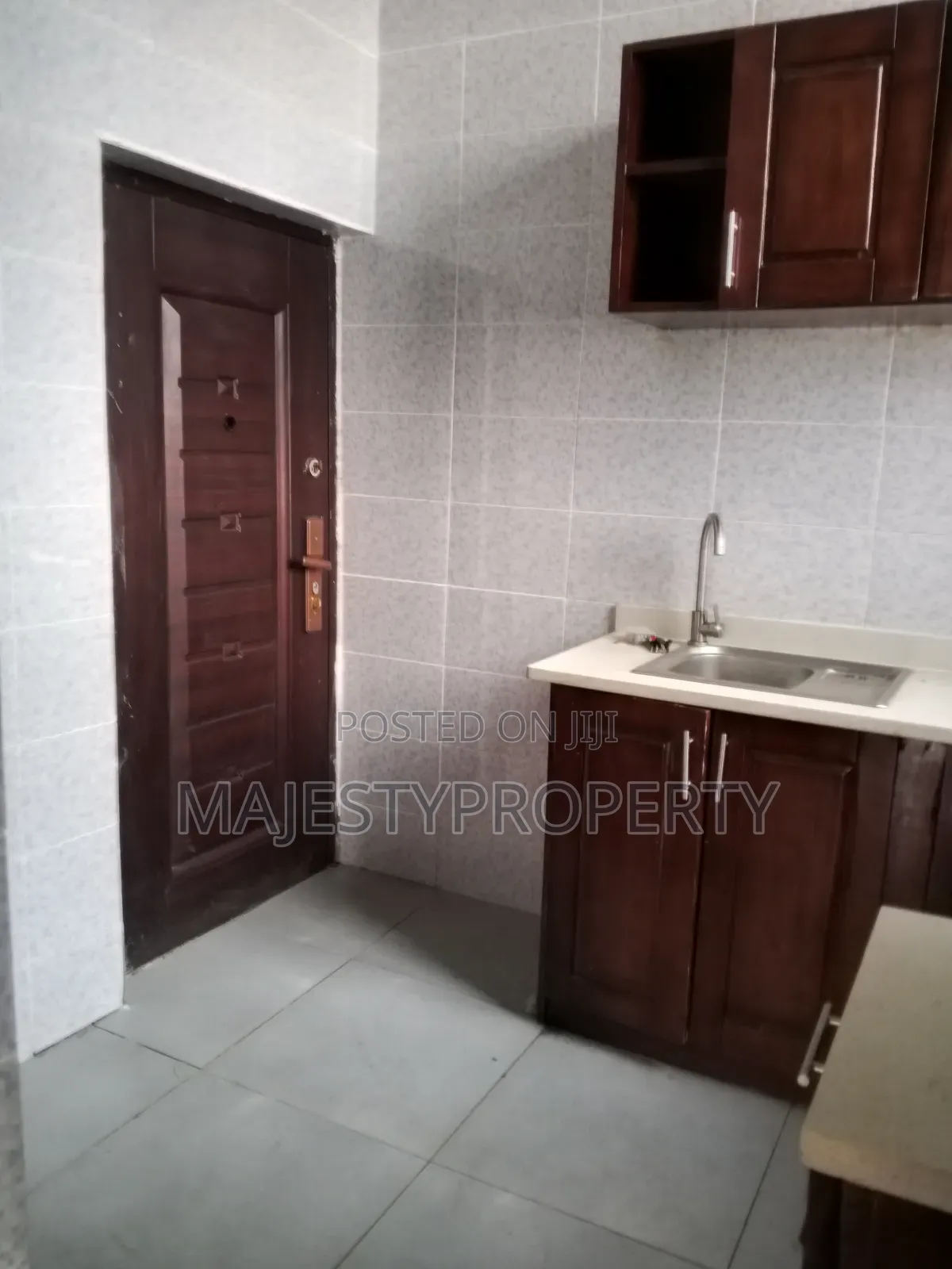 2bdrm Apartment in Botwe School for rent