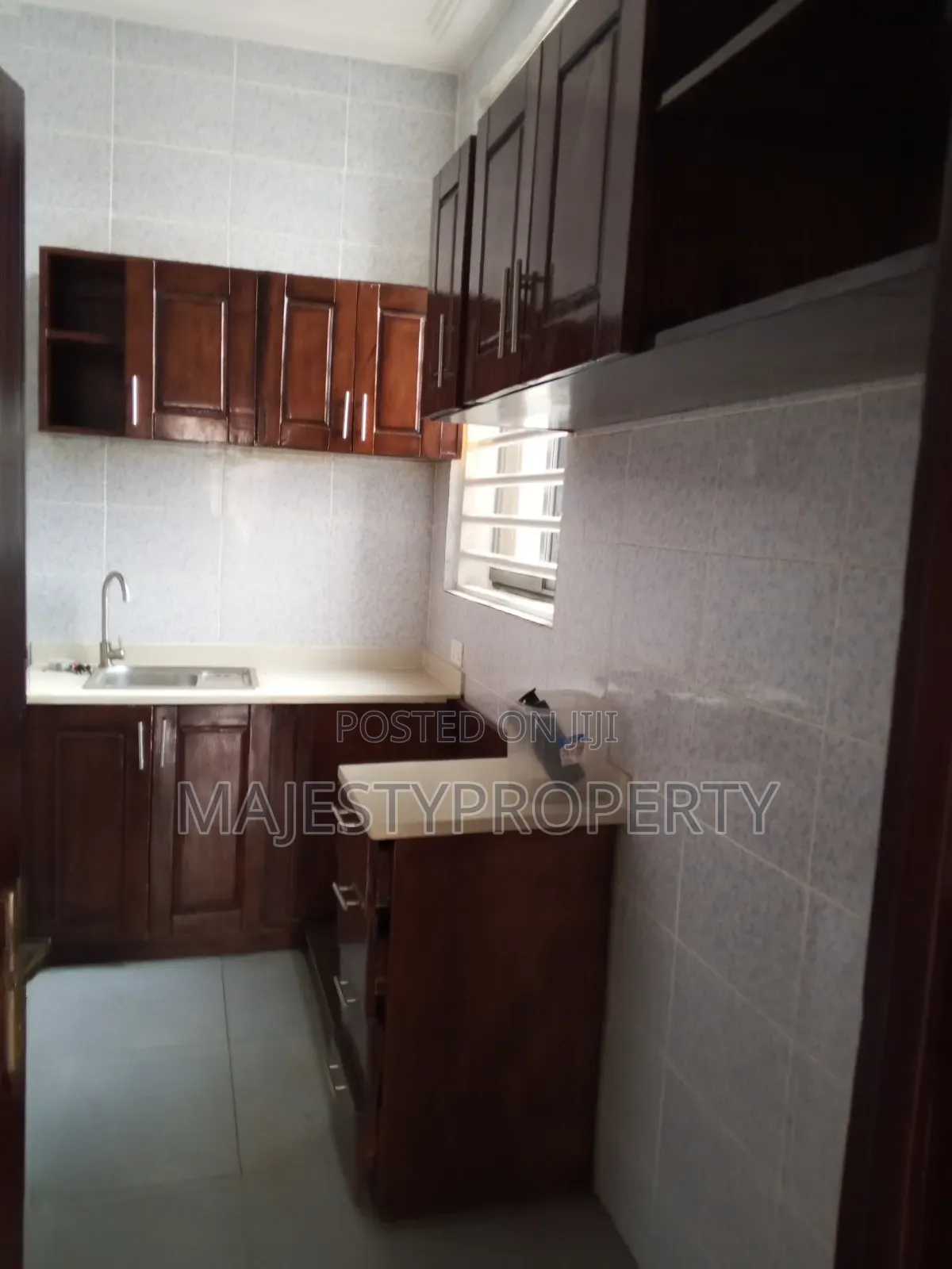 2bdrm Apartment in Botwe School for rent