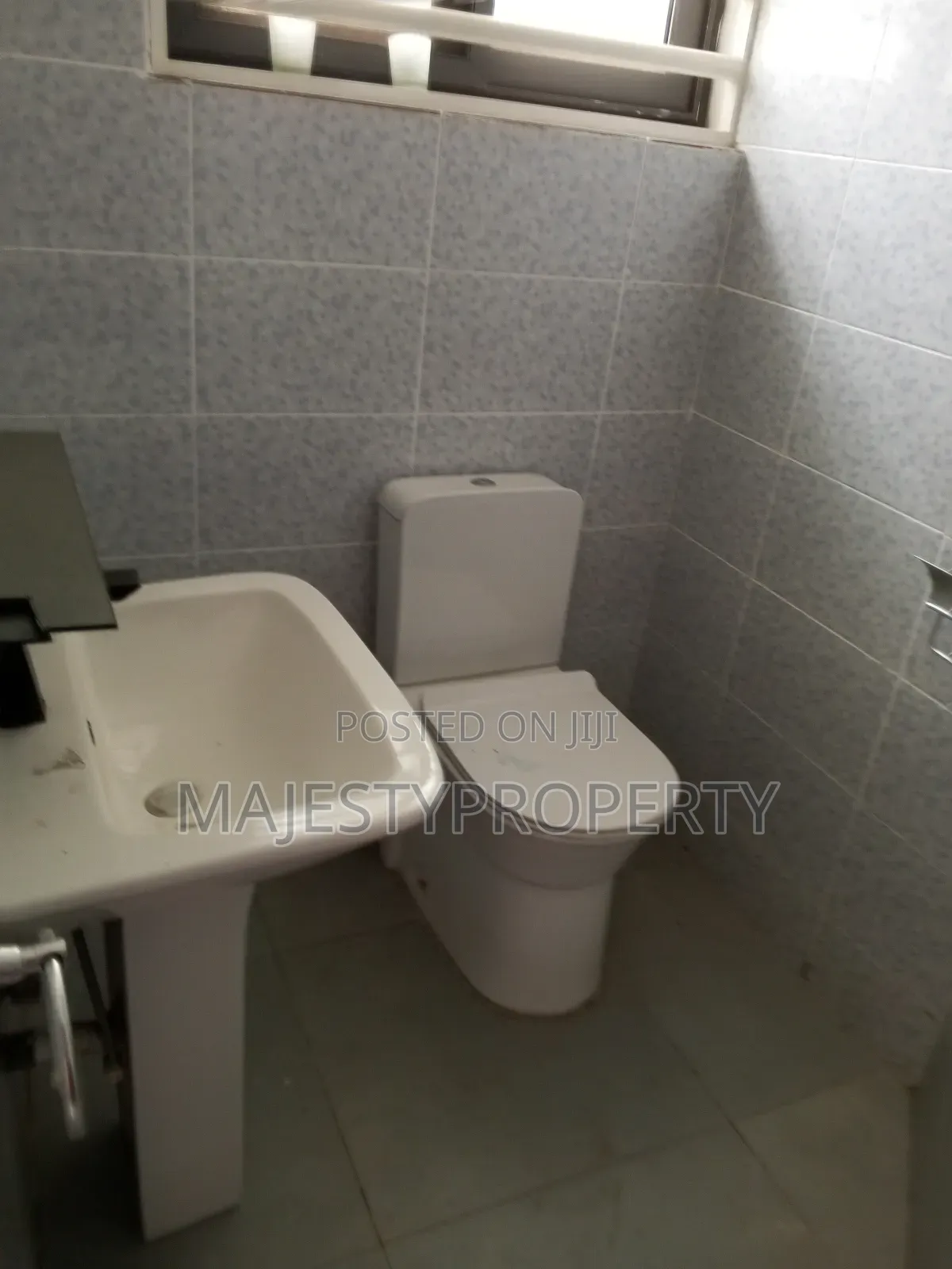 2bdrm Apartment in Botwe School for rent
