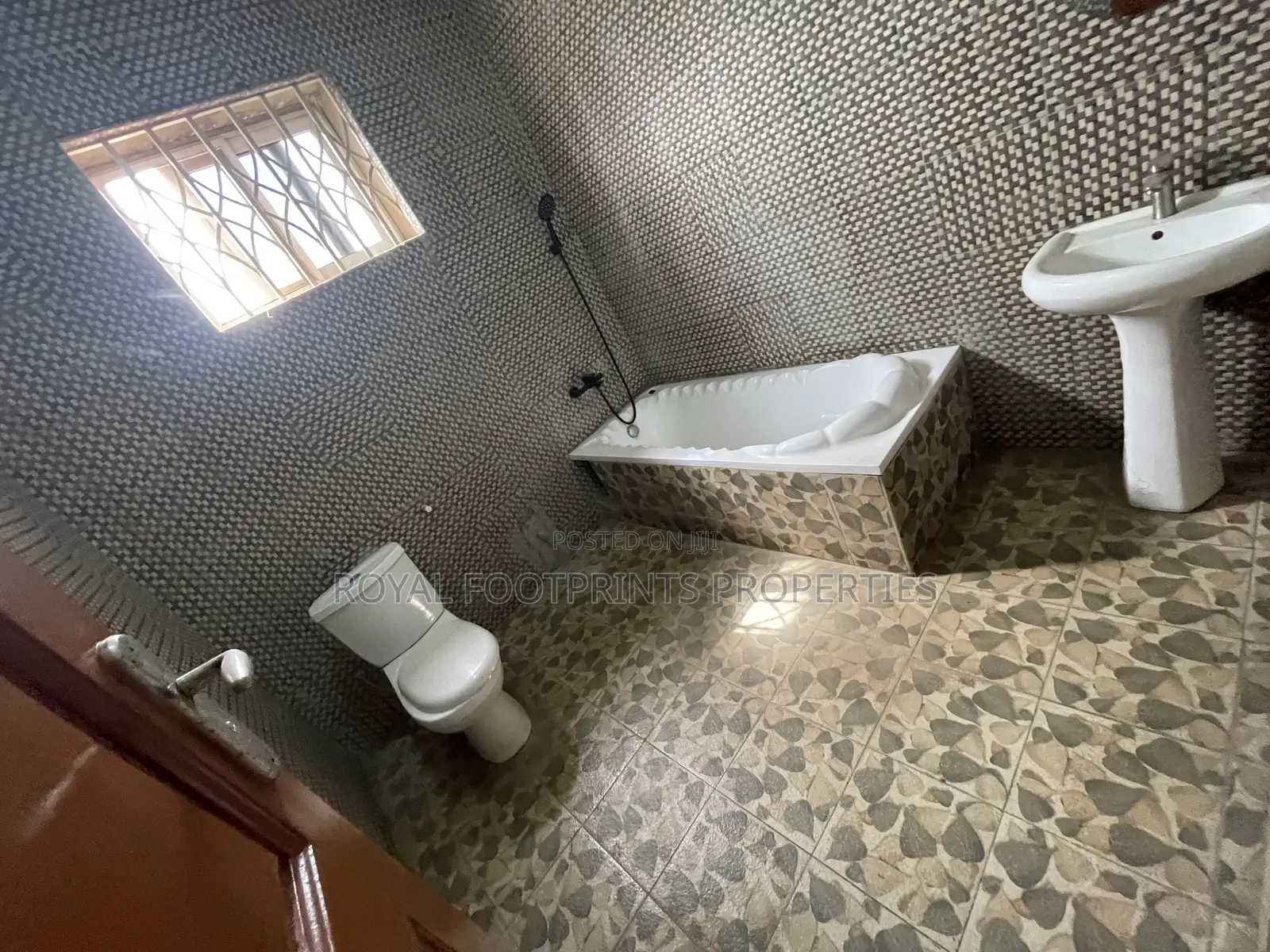 5bdrm House in Royal Footprints, Oyarifa for rent