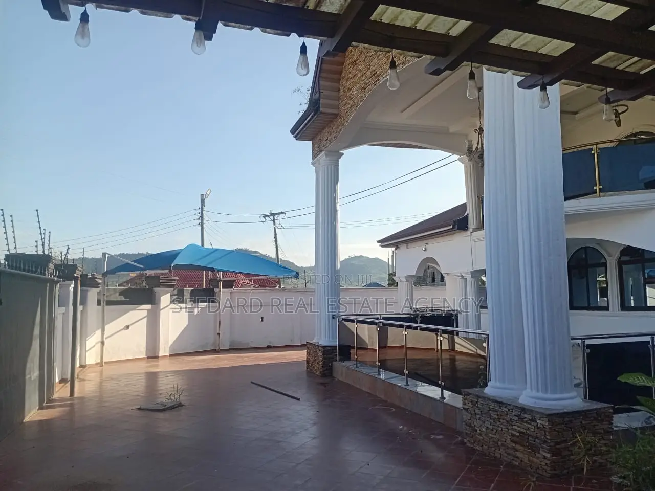 7bdrm House in Pokuase for sale
