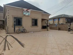 3bdrm House in Unique Key Agency, Tantra Hills for sale