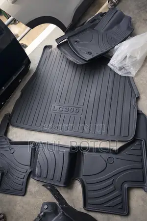 Toyota Land Cruiser Custom-Fit Rubber Floor Mats