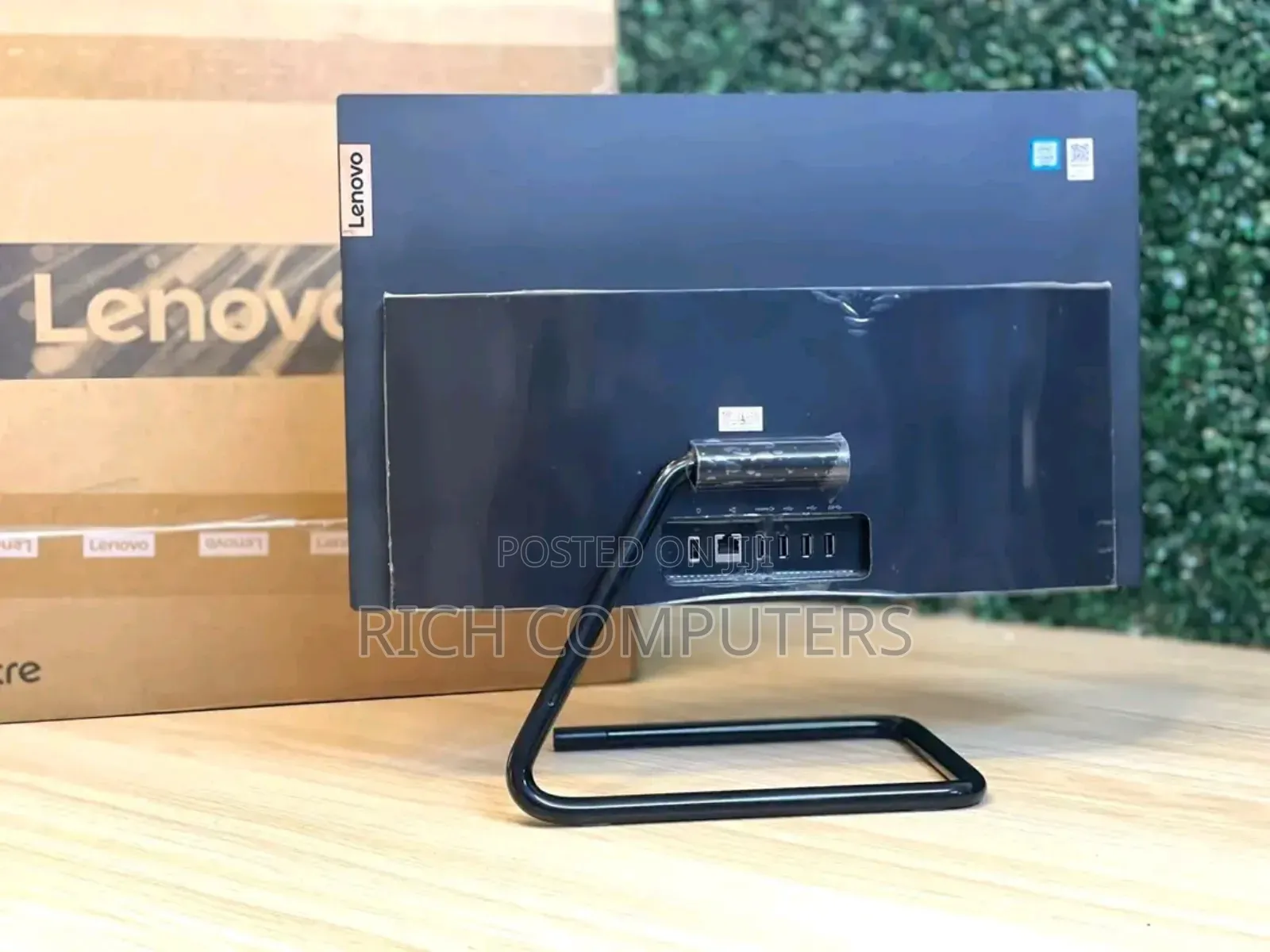 New Lenovo ideacentre AIO 520 8GB Intel Core i3 SSD 512GB