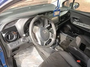 Toyota Vitz 1.3 FWD 3dr 2015 Blue