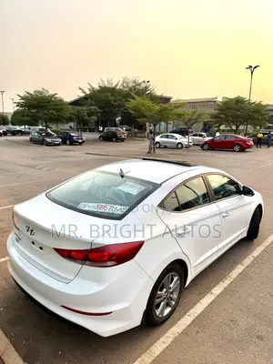 Hyundai Elantra SEL 2018 White