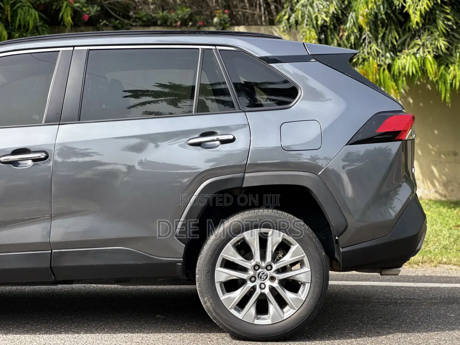 Toyota RAV4 Limited 2021 Gray