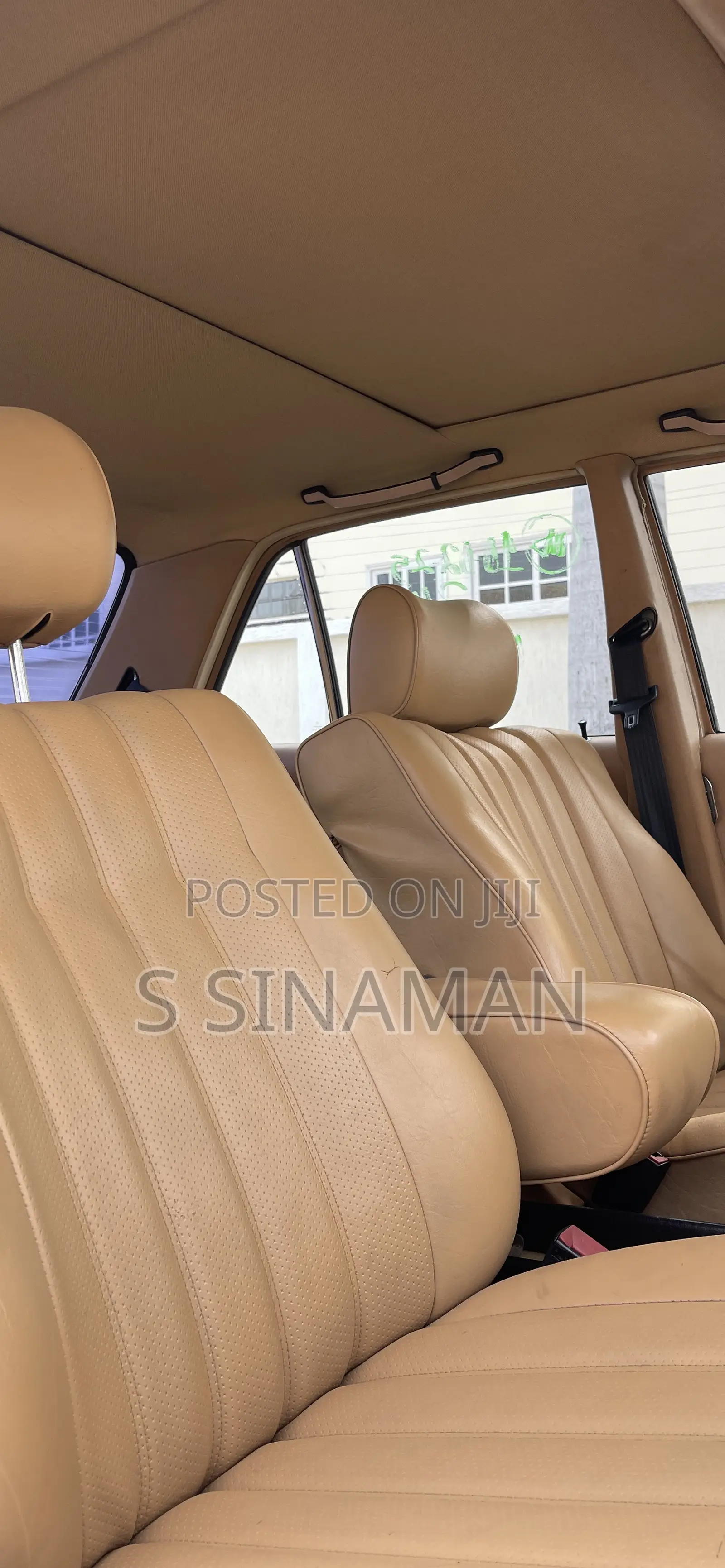 Mercedes-Benz 260E 1981 Gold