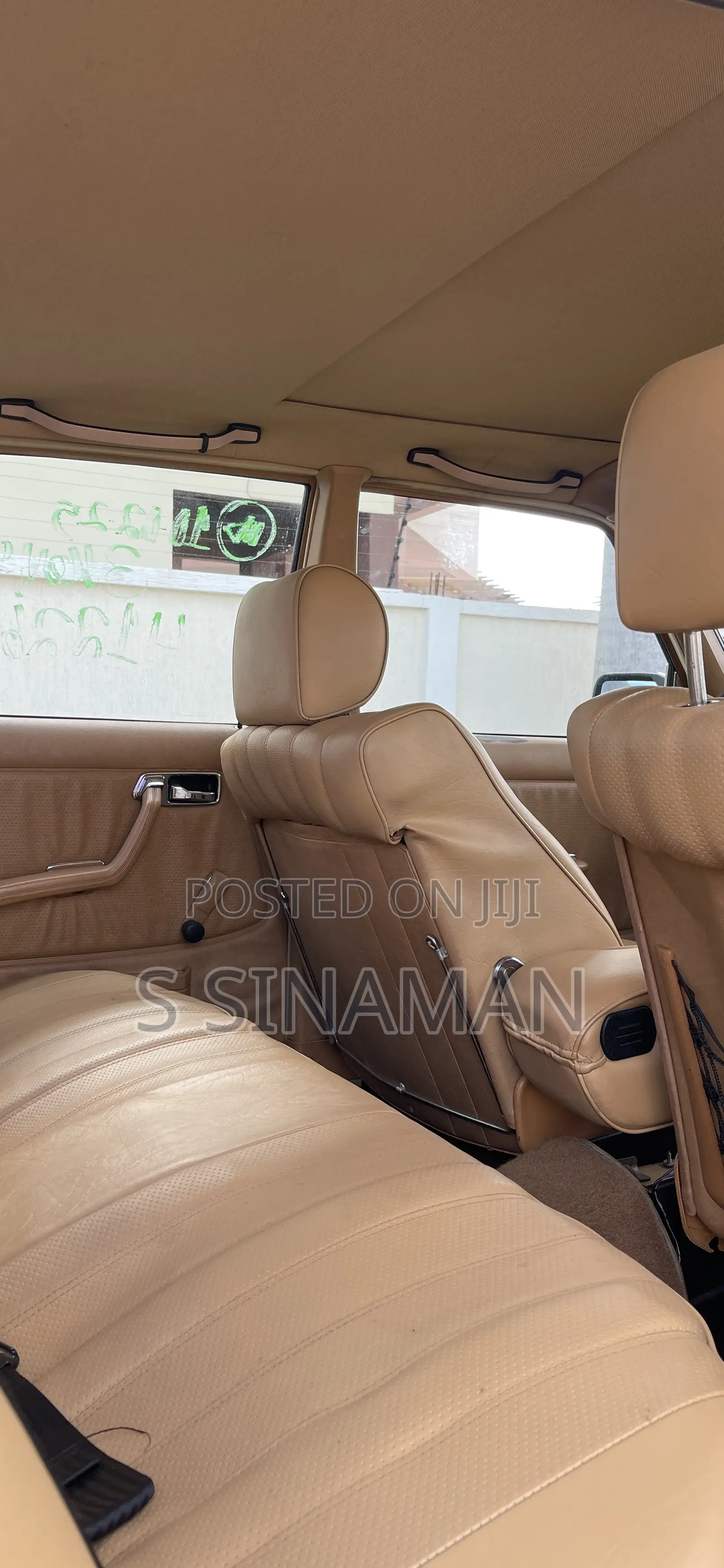 Mercedes-Benz 260E 1981 Gold