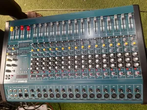 Yamaha Mk 16 Channel Powered Mixer