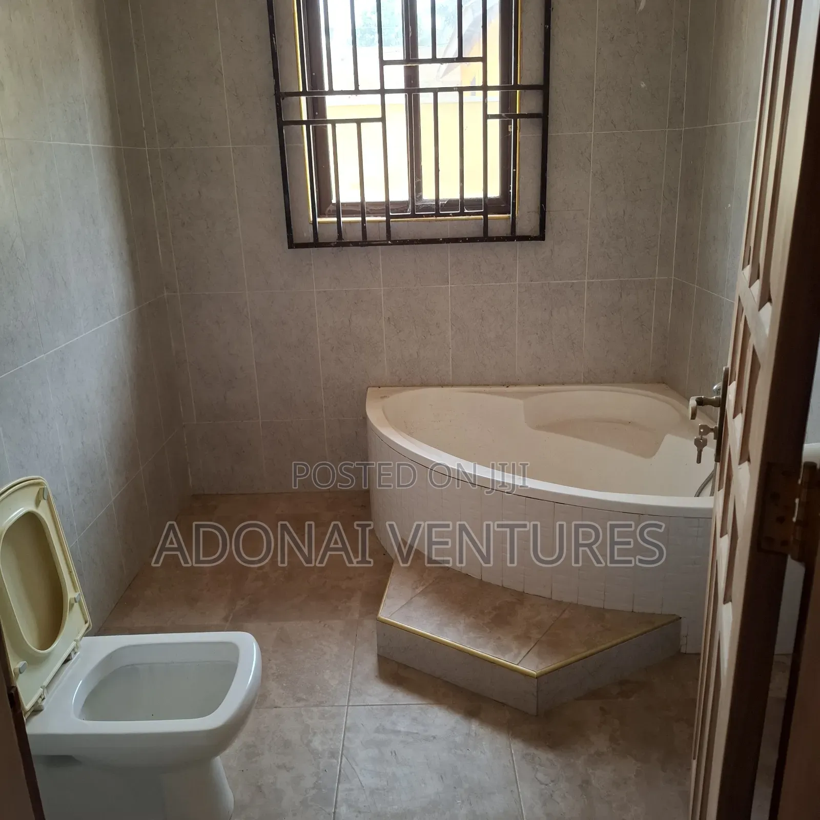 3bdrm Apartment in Sokoban Asaago, Kumasi Metropolitan for rent