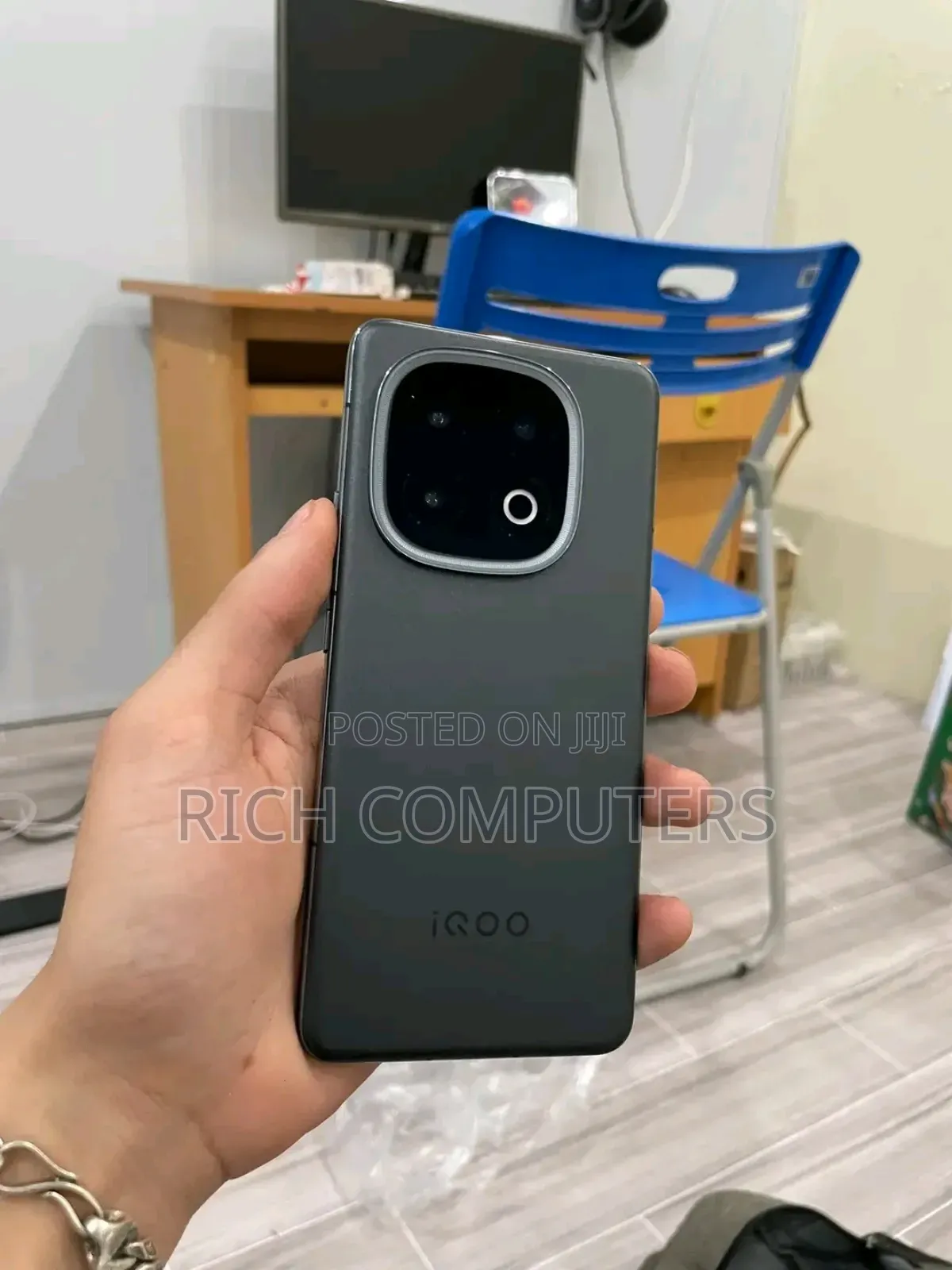 Vivo iQOO 13 256 GB Gray