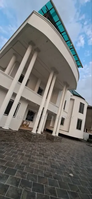 Furnished 5bdrm Mansion in B2 Properties Agency, Kumasi Metropolitan
