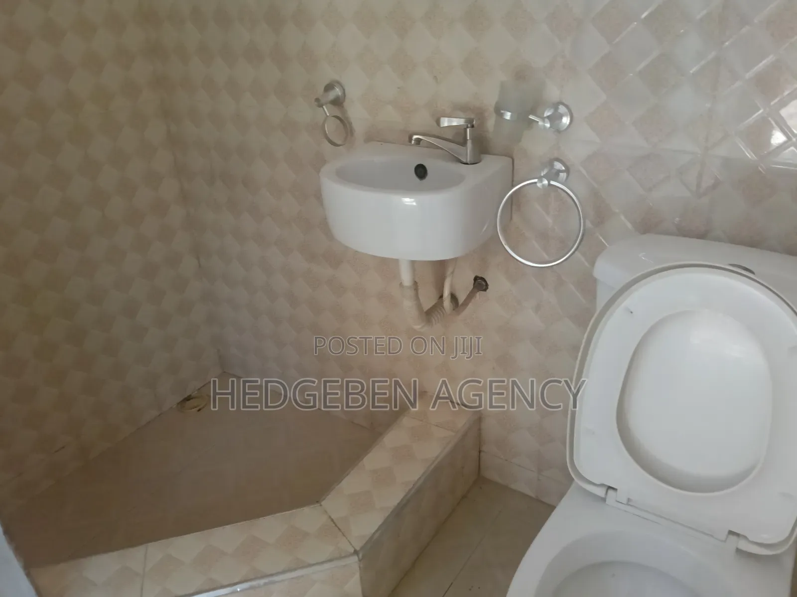 5bdrm Apartment in Oyarifa for rent