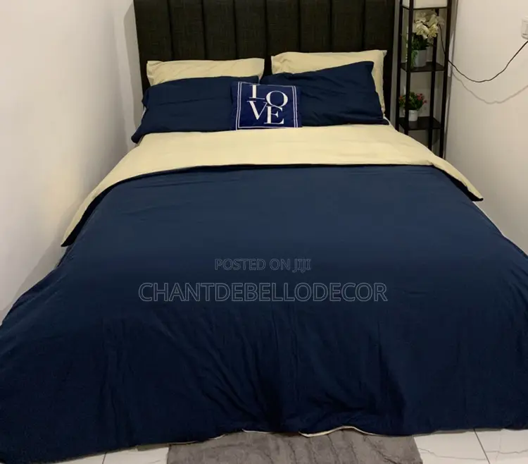 King Size 1 Duvet, 1 Duvet Cover, 1 Bedsheet, 4 Pillowcases