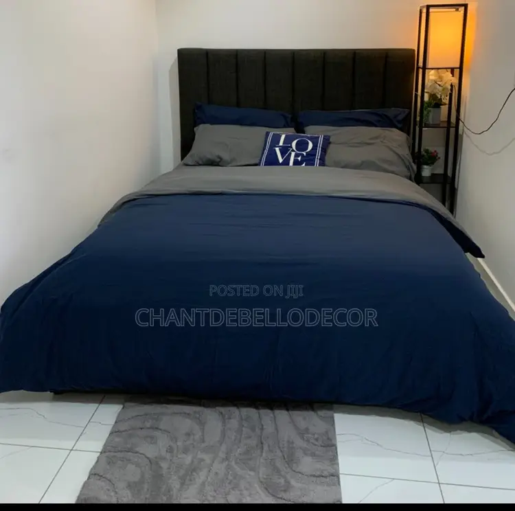 King Size 1 Duvet, 1 Duvet Cover, 1 Bedsheet, 4 Pillowcases