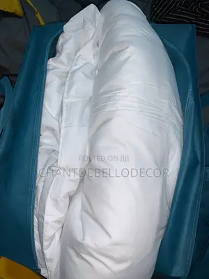 King Size 1 Duvet, 1 Duvet Cover, 1 Bedsheet, 4 Pillowcases