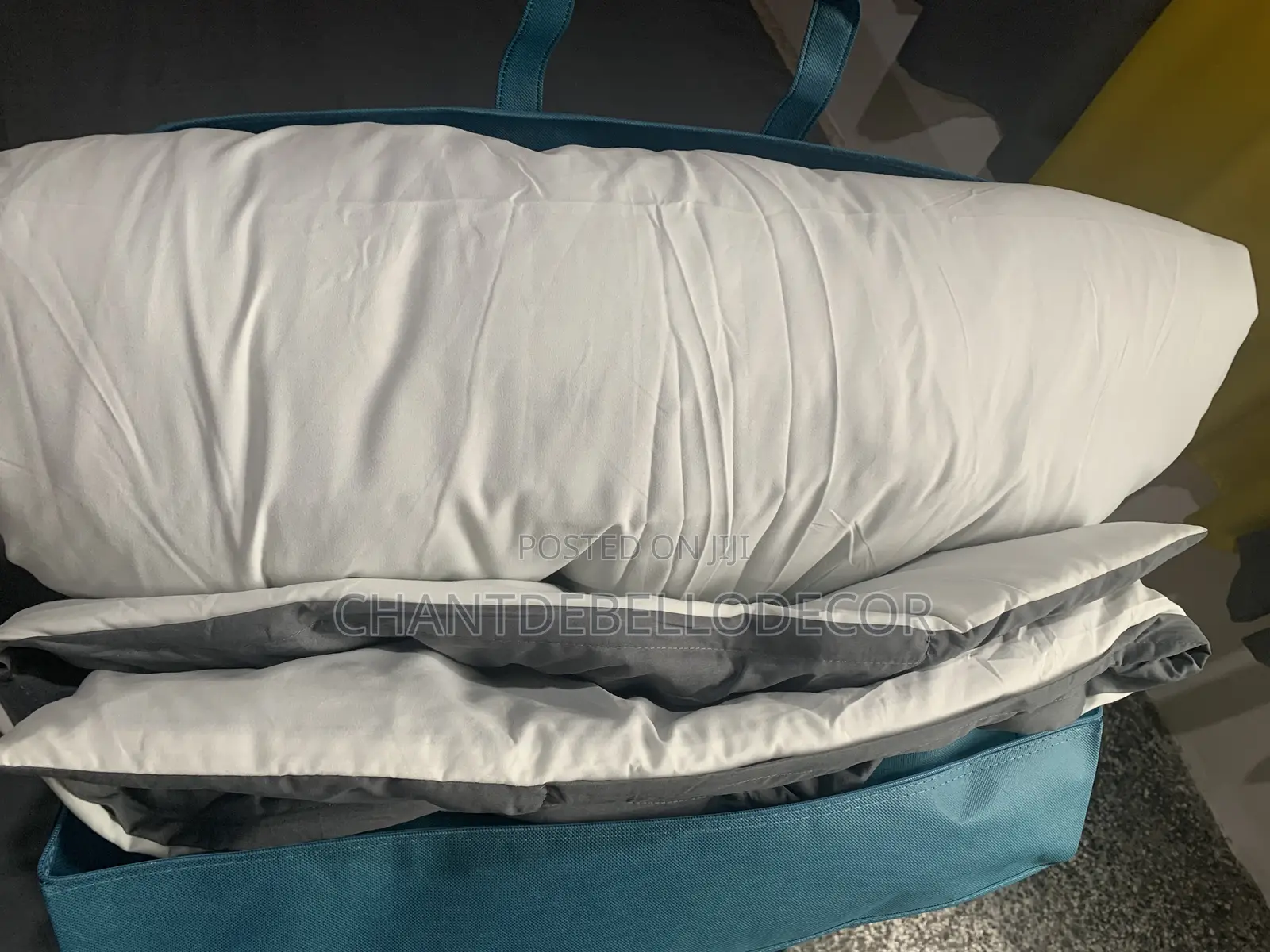 King Size 1 Duvet, 1 Duvet Cover, 1 Bedsheet, 4 Pillowcases