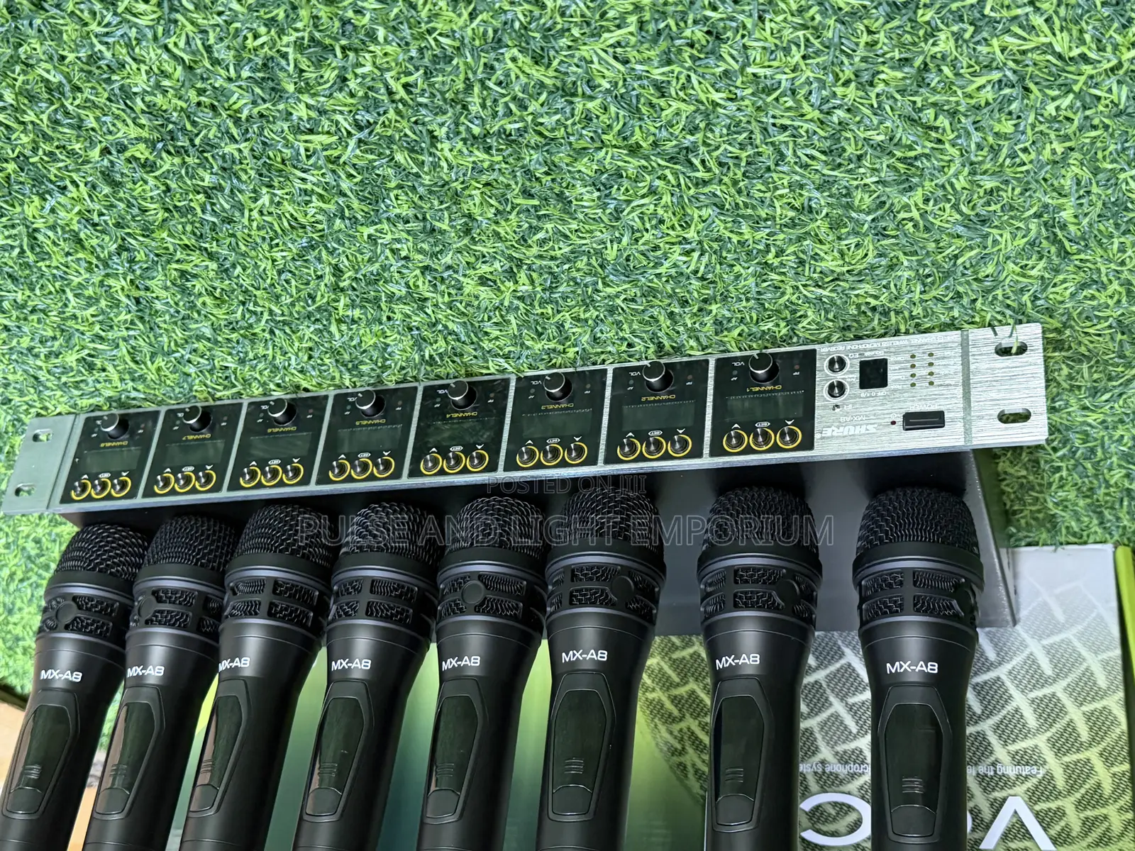 Shure 8-in-1 Uhf Wireless Microphone System
