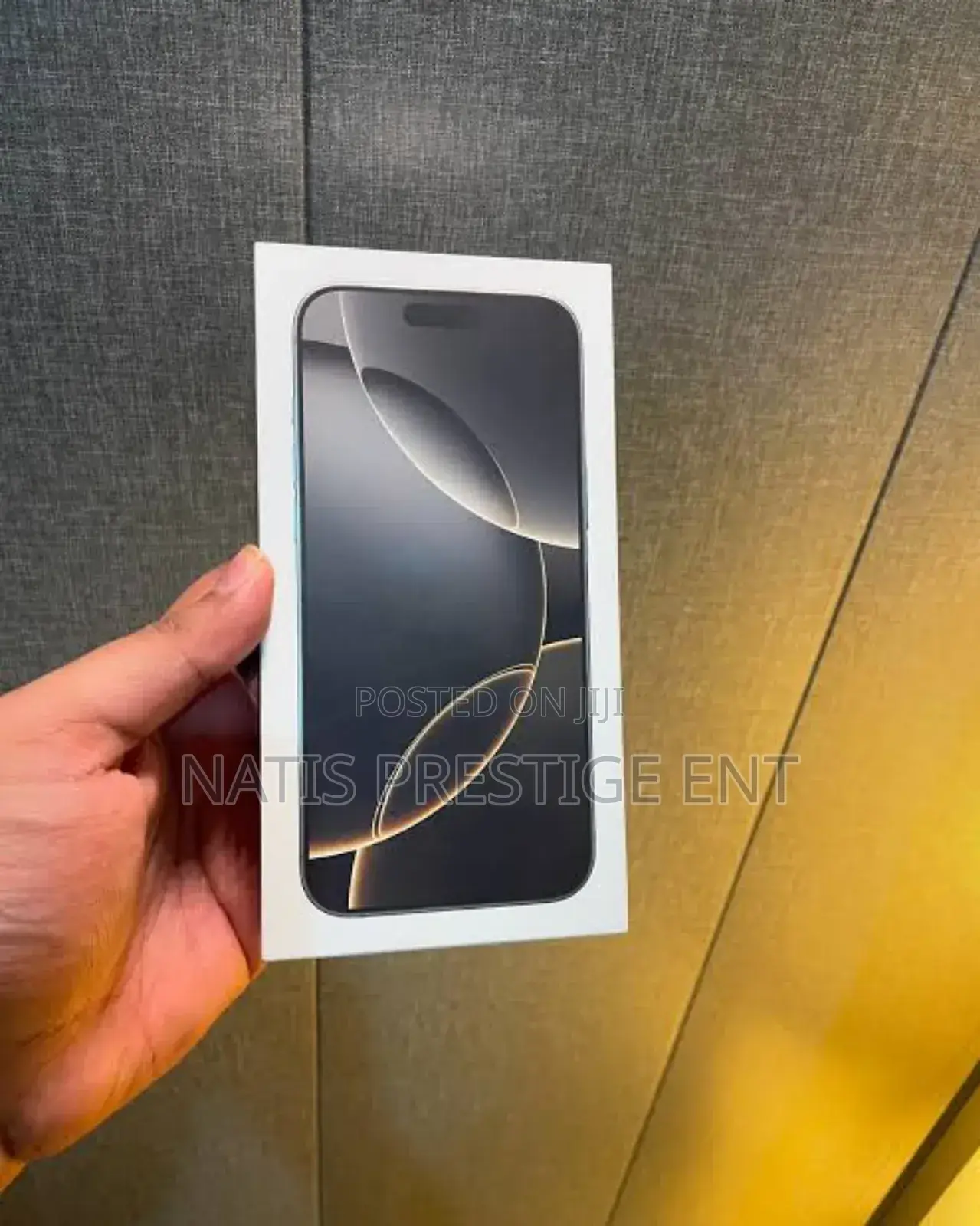New Apple iPhone 16 Pro Max 256 GB Gold