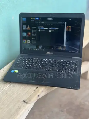 Laptop Asus X555LA 8GB Intel Core i5 HDD 750GB
