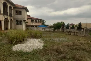 5bdrm House in Near Kumasi Airport for sale