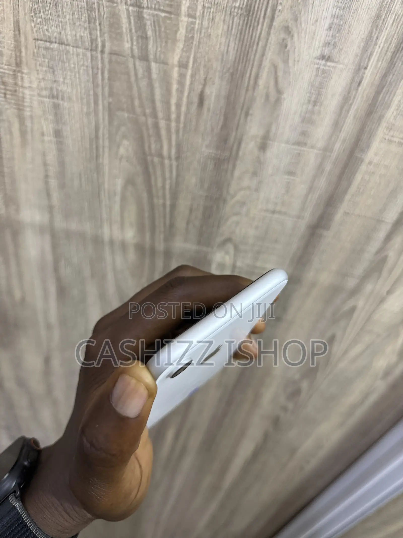 Apple iPhone XR 64 GB White