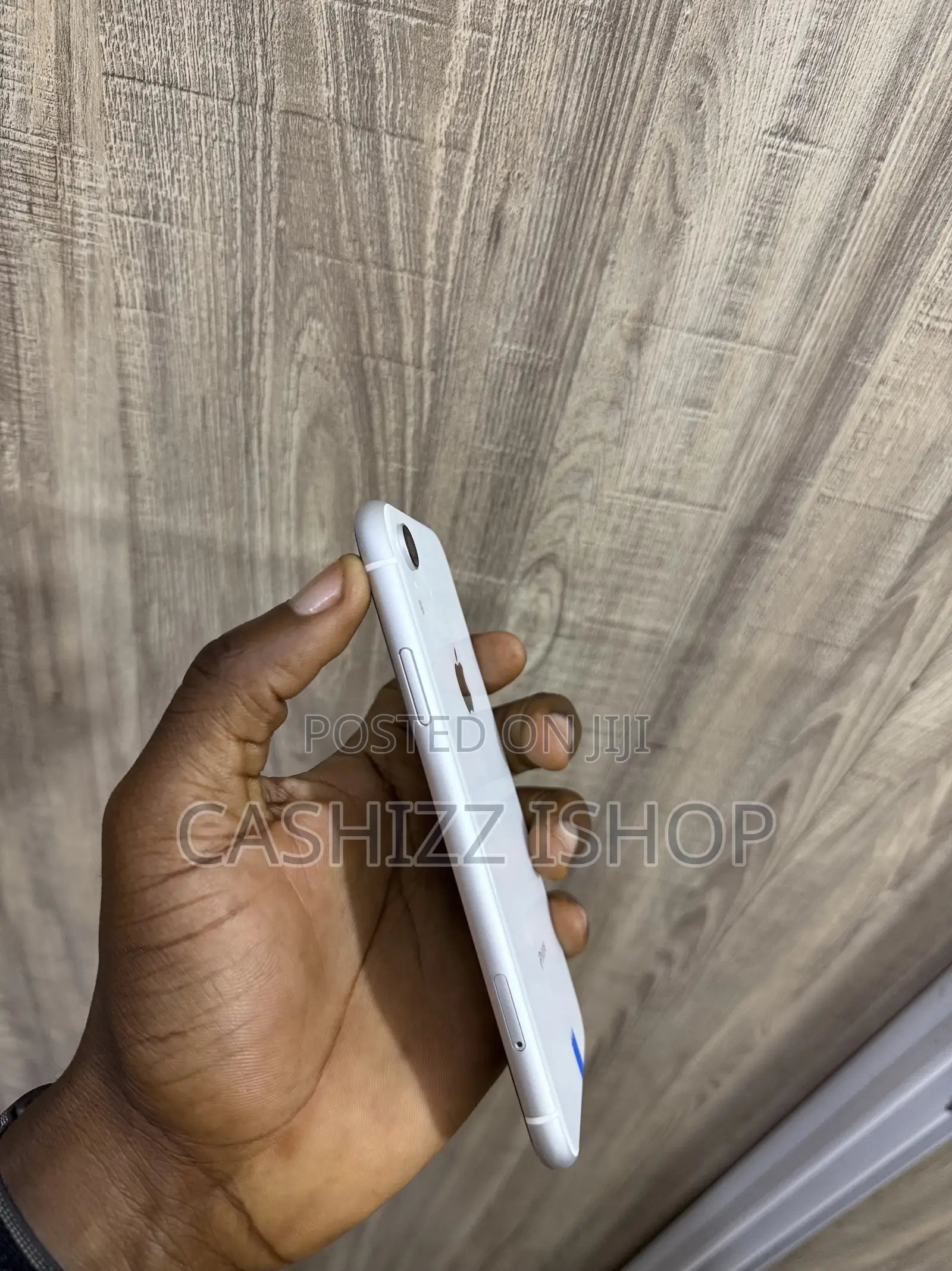 Apple iPhone XR 64 GB White
