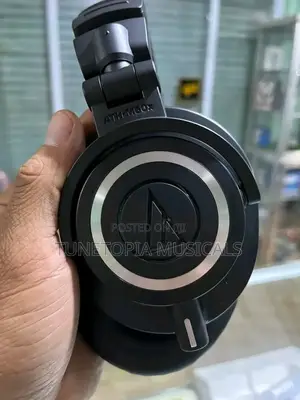 Audio-technica Ath-m50x Professional Studio Monitor Headphone.