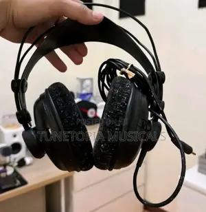 Samson Sr950 Professional Studio Reference Headphones.