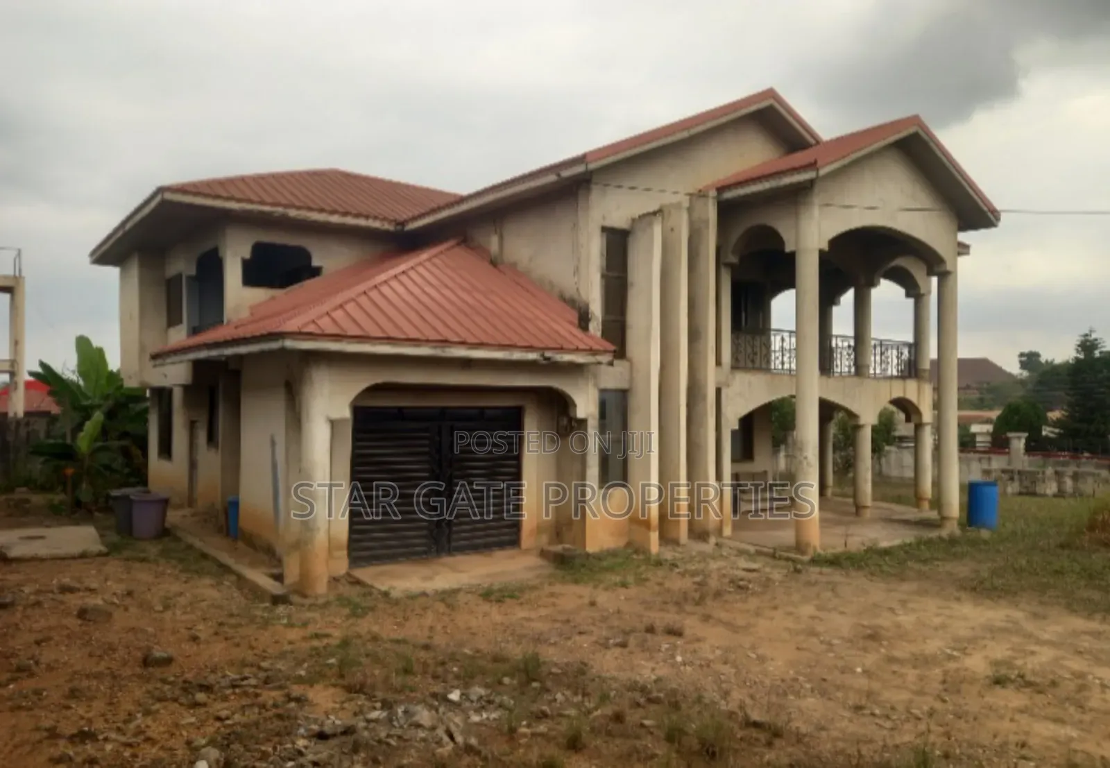 5bdrm House in Near Buokrom, Kumasi Metropolitan for sale