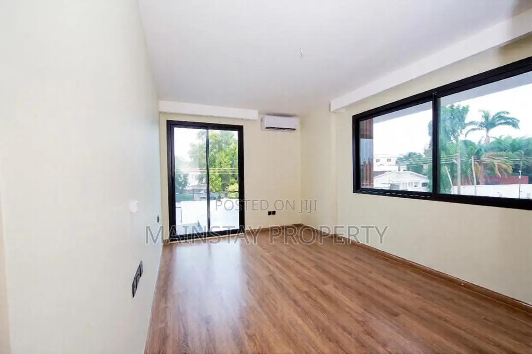 8bdrm House in Mainstay Estates, Cantonments for rent