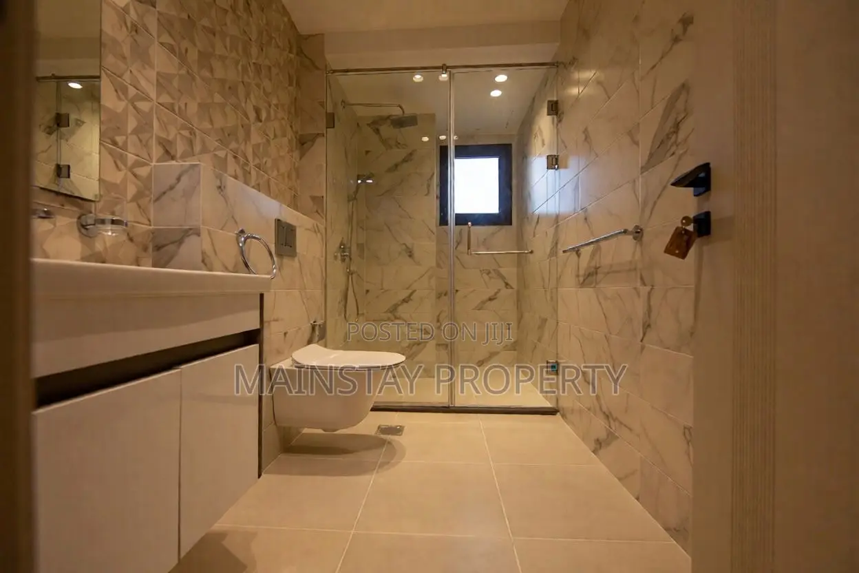 8bdrm House in Mainstay Estates, Cantonments for rent