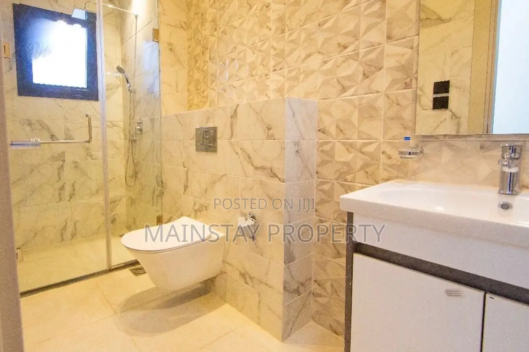 8bdrm House in Mainstay Estates, Cantonments for rent