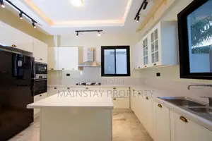 8bdrm House in Mainstay Estates, Cantonments for rent