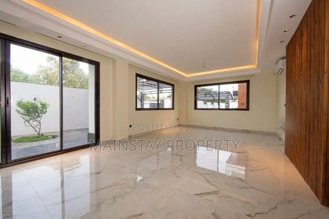 8bdrm House in Mainstay Estates, Cantonments for rent