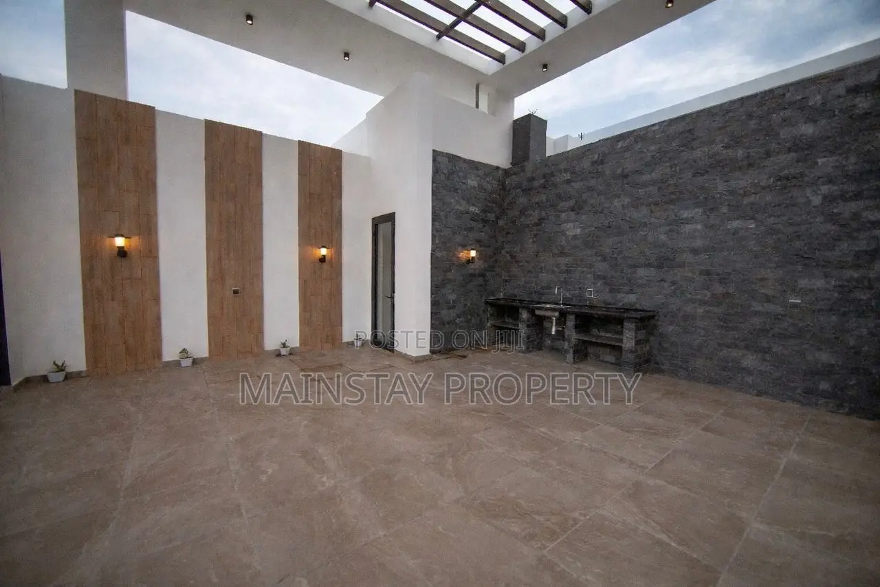 8bdrm House in Mainstay Estates, Cantonments for rent