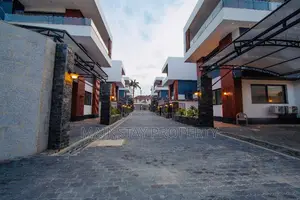 8bdrm House in Mainstay Estates, Cantonments for rent