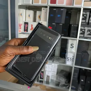 New Samsung Galaxy S10 128 GB Black