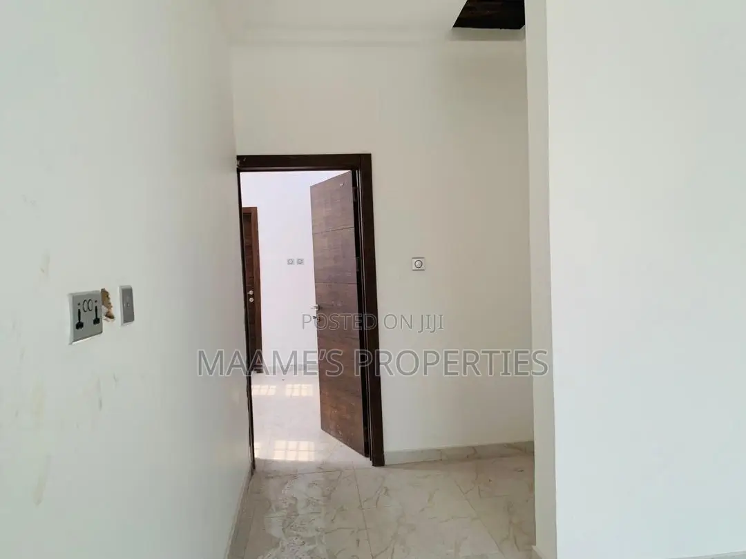 3bdrm Duplex in Oyarifa for sale