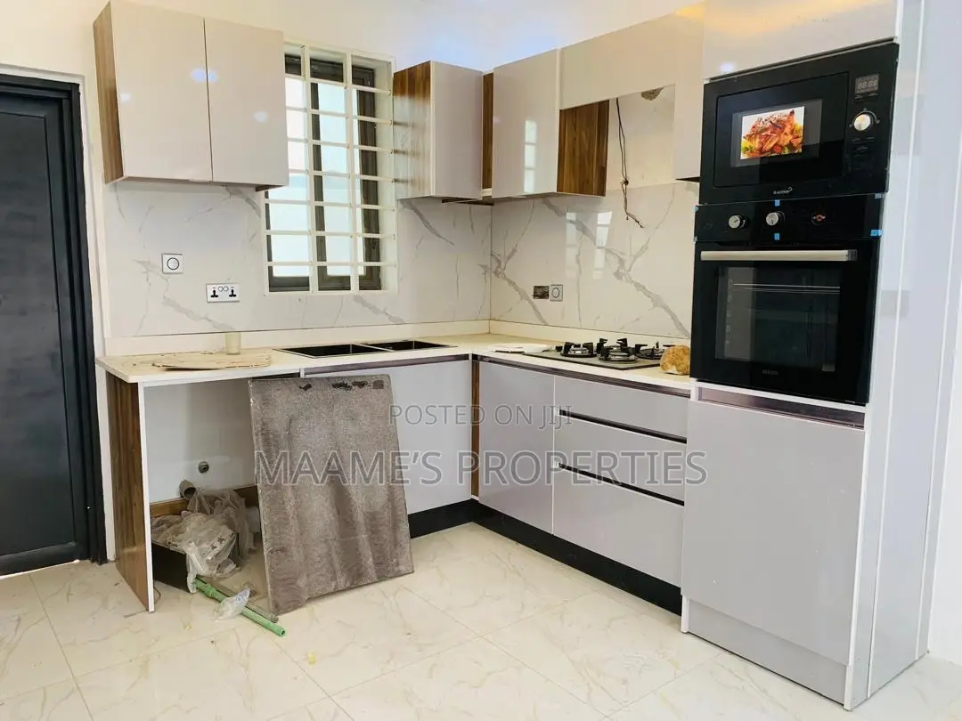 3bdrm Duplex in Oyarifa for sale