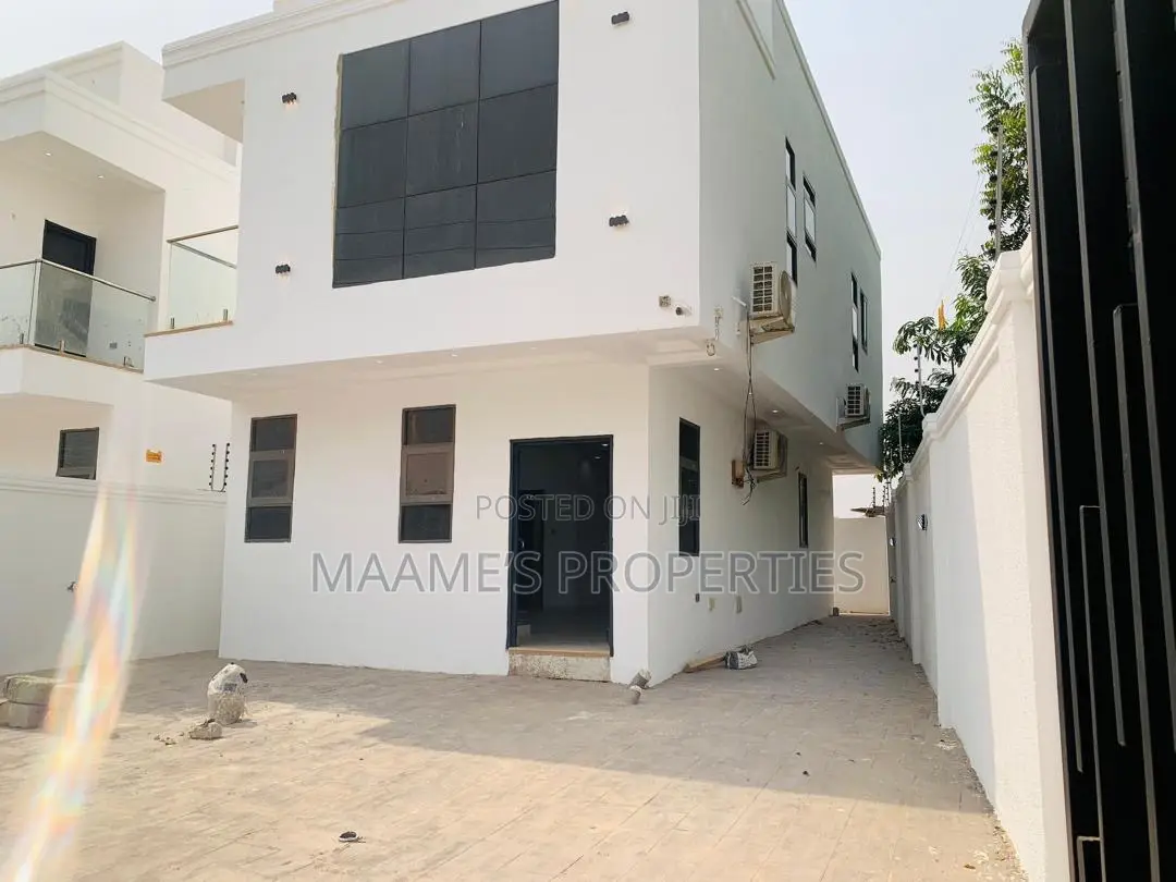3bdrm Duplex in Oyarifa for sale