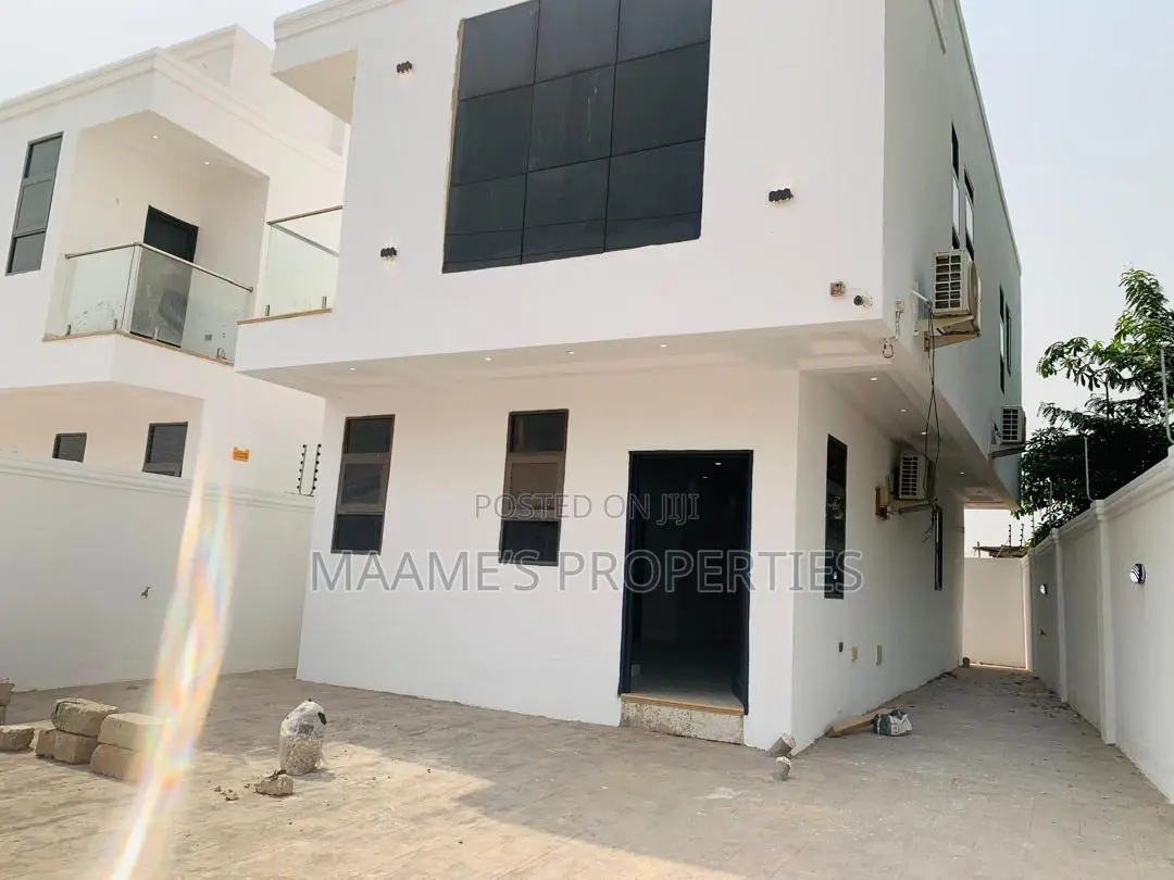 3bdrm Duplex in Oyarifa for sale
