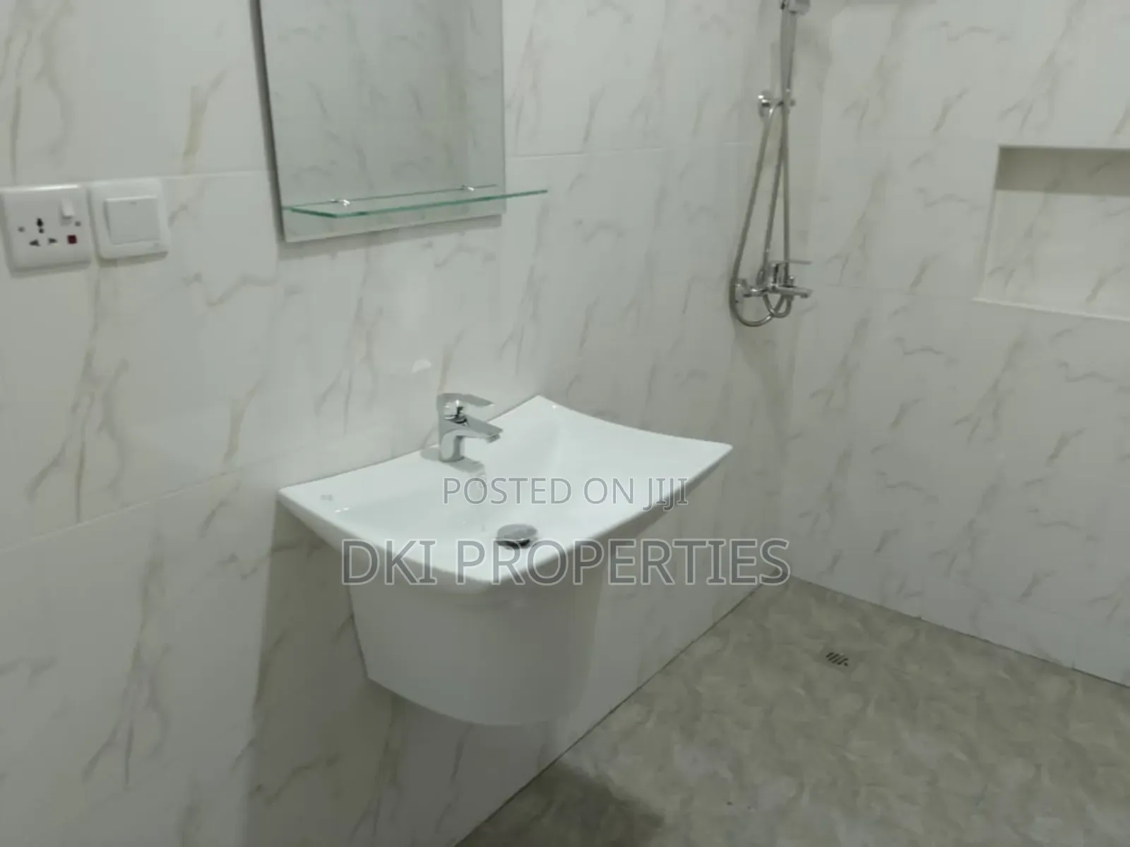 4bdrm House in Dki Properties, Lake Side Estate for sale